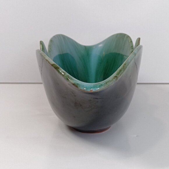 Blue Mountain Pottery Classic Flow Green Drip Glaze Dish - Picture 2 of 12